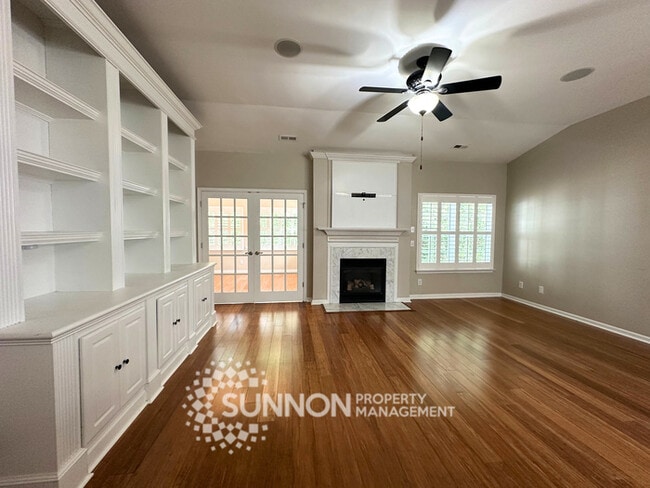 Building Photo - Charming 3-Bedroom Ranch with Sunroom & Wo...