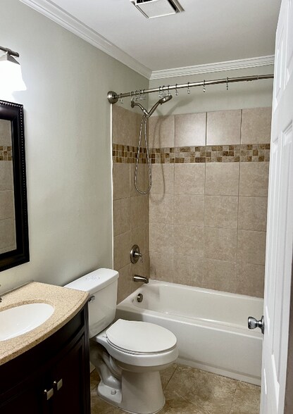 Building Photo - 6212 Long Pine Dr