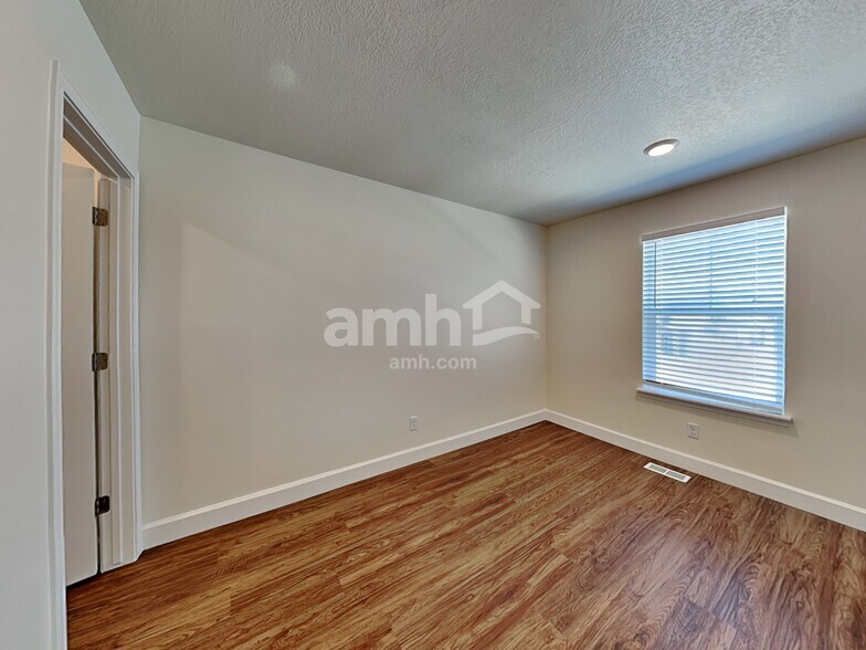Building Photo - 1223 White St