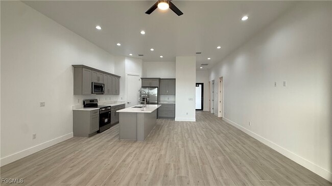 Building Photo - 2104 NE 16th Terrace