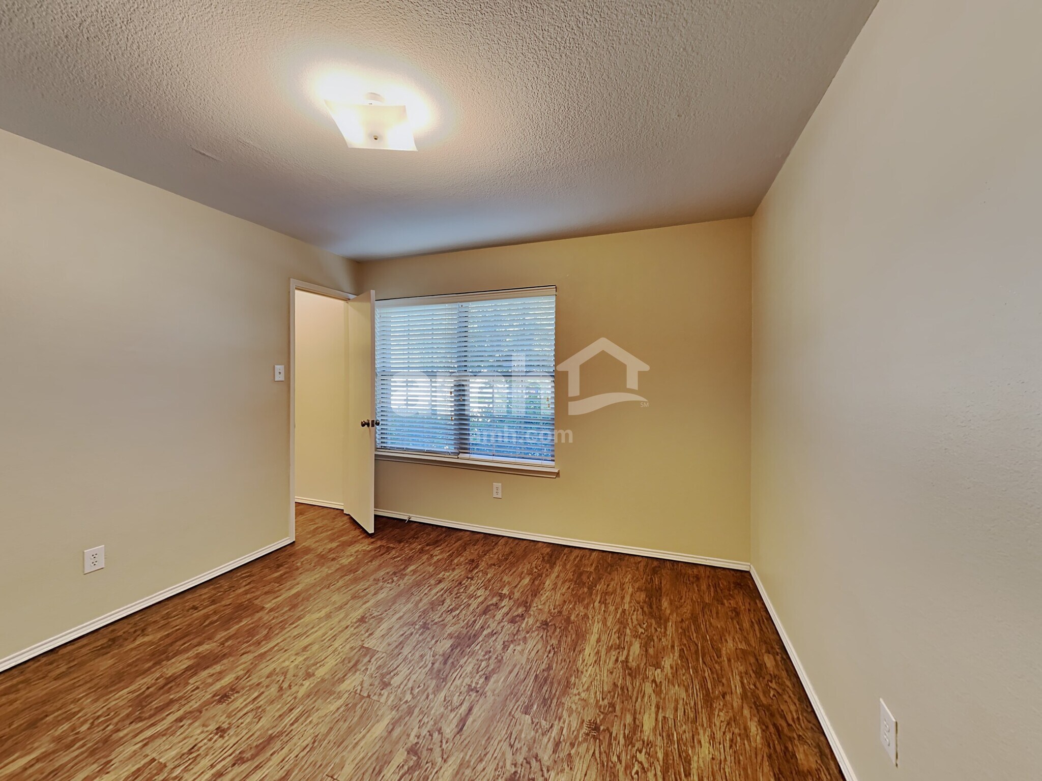 Building Photo - 7232 Lindentree Ln