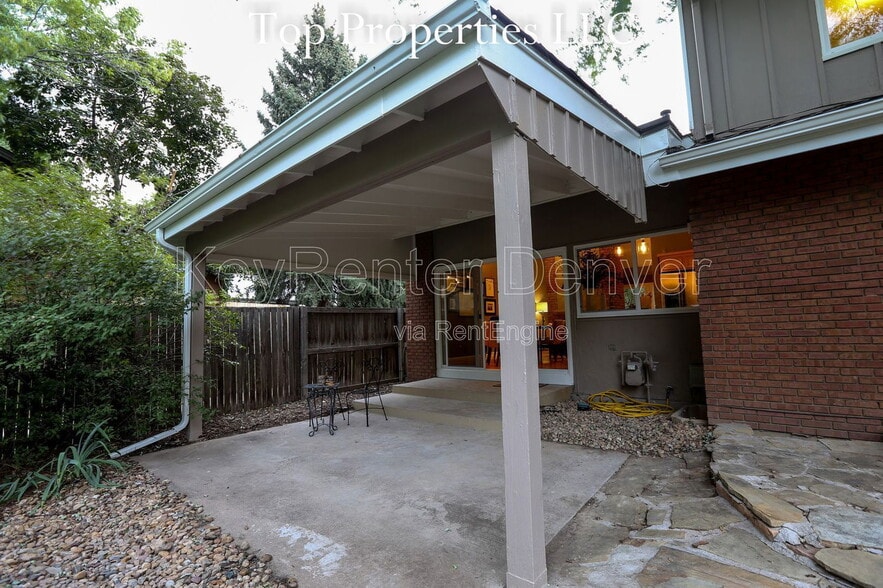 Building Photo - 2894 S Oakland Cir E