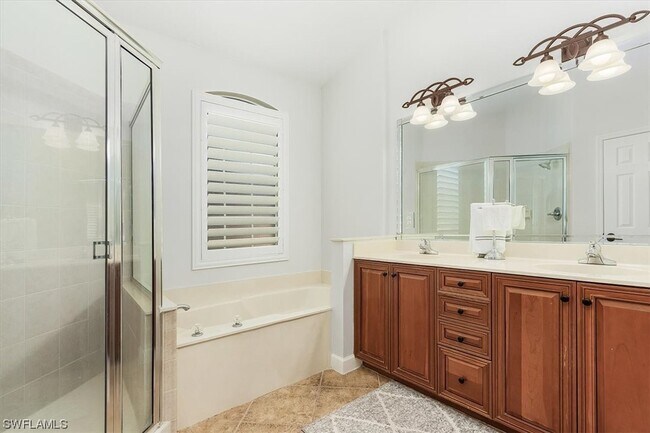 Building Photo - 20201 Burnside Pl