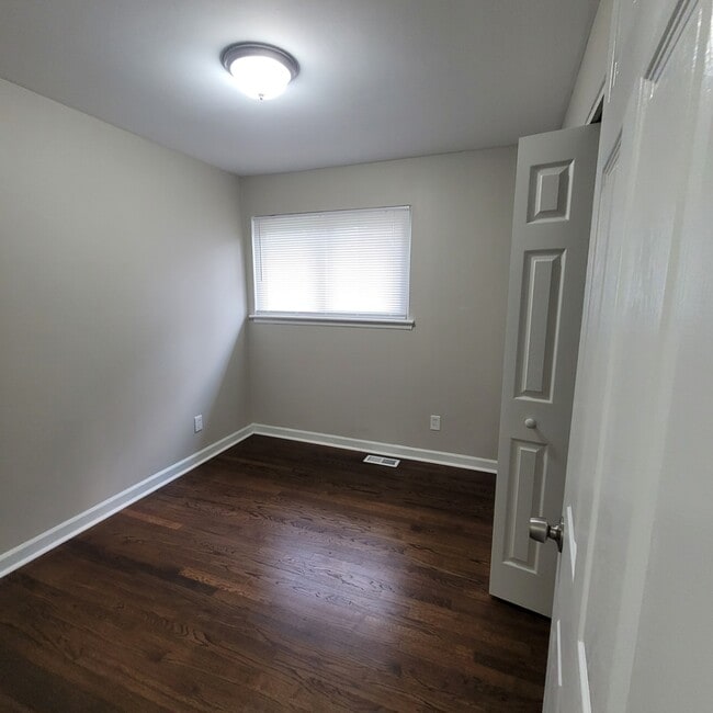 Building Photo - 30816 Grandview Ave
