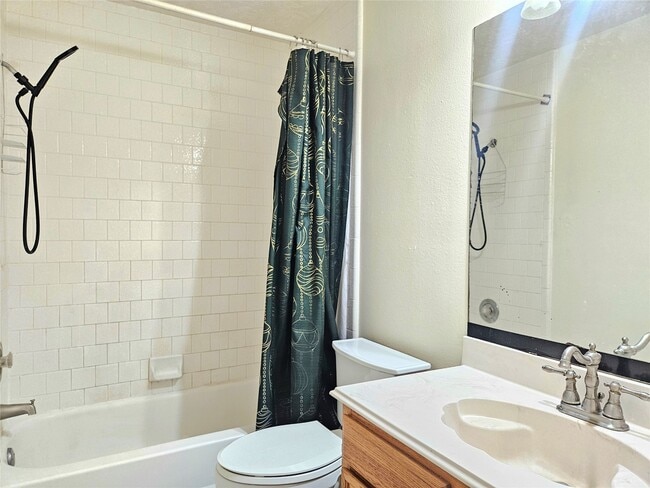 Building Photo - 13814 Dentwood Dr