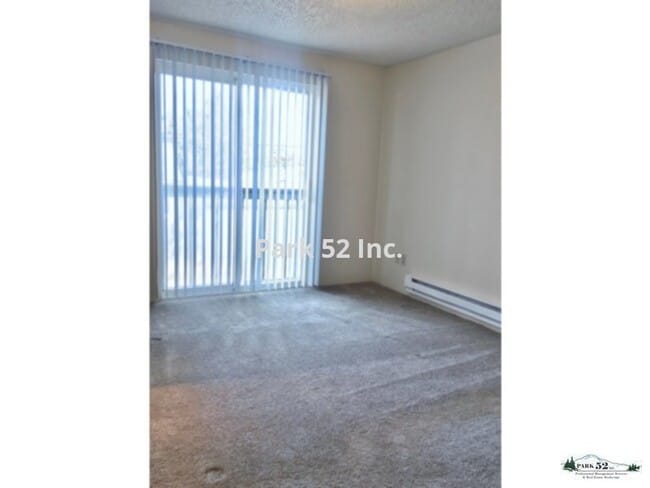 Building Photo - 6601 S Tyler St