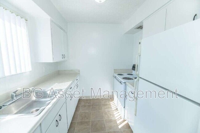 Building Photo - 1746 Kidder Ave