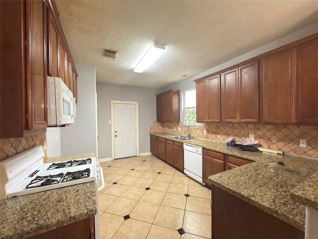 Building Photo - 10906 Panther Ct