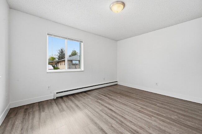 Building Photo - $1,395.95 2-bed, 1-bath, located in Denver with a washer and dryer.