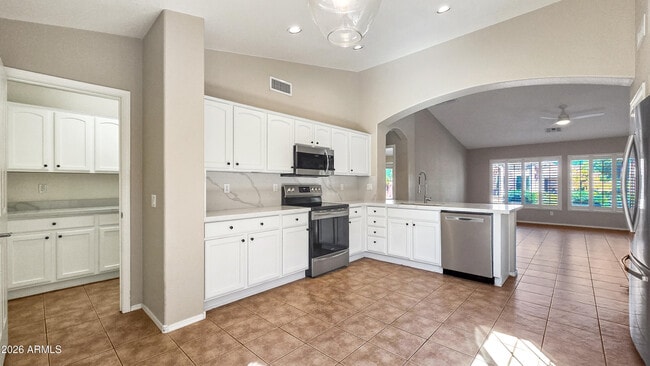 Building Photo - 15690 W Earll Dr