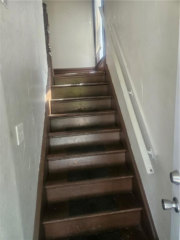 Building Photo - 26 Finch St