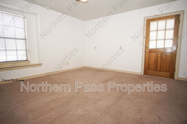 Building Photo - 1808 Gurss Pl