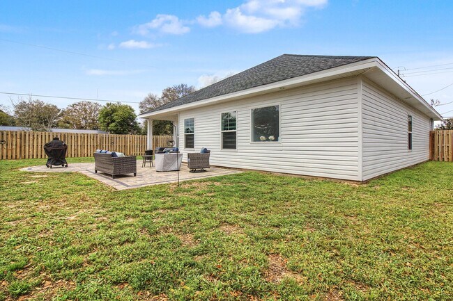 Building Photo - 197 W 1st Ave