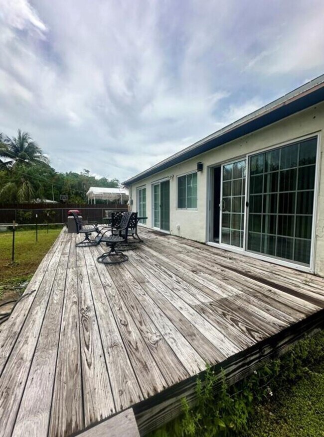 Building Photo - 2520 Fillmore St