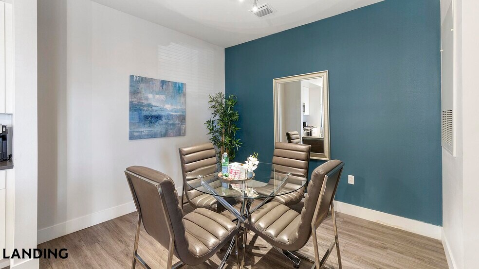 Building Photo - 4950 W Prescott St