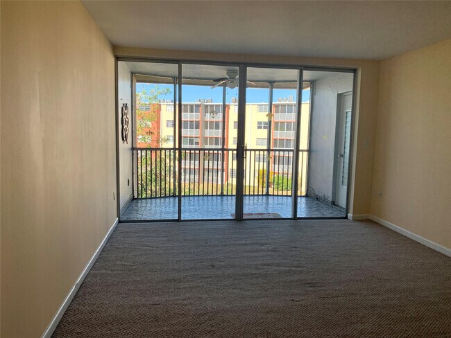 Building Photo - 1710 NE 191st St