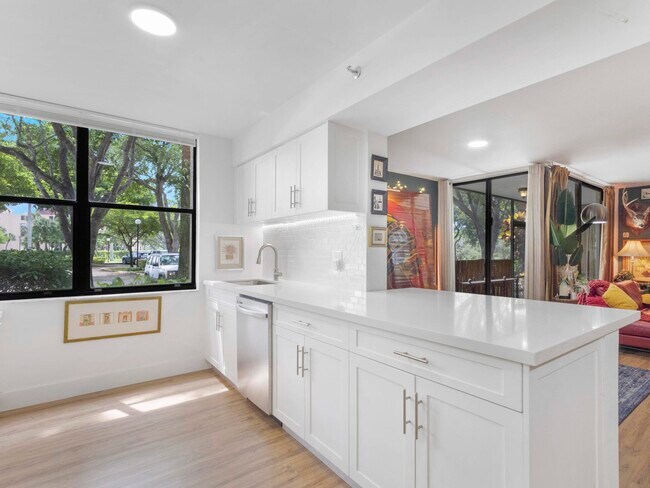 Building Photo - 955 Egret Cir