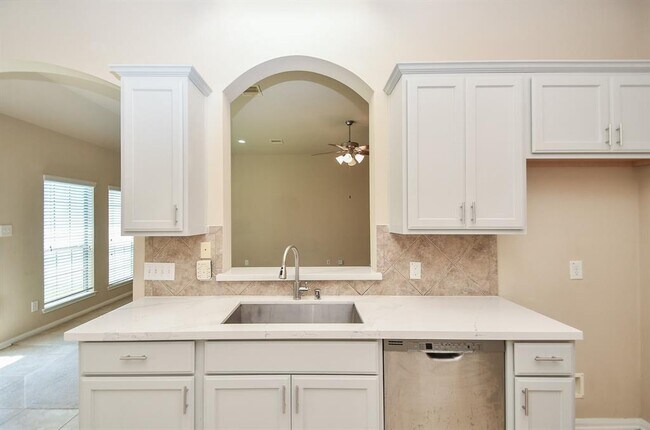 Building Photo - 2022 Haven Springs Ln