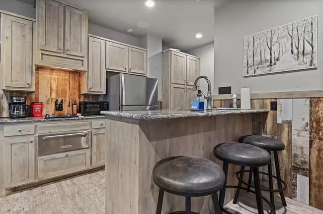 Building Photo - Fully Furnished Rental at Buffalo Springs Lake! All bills paid!
