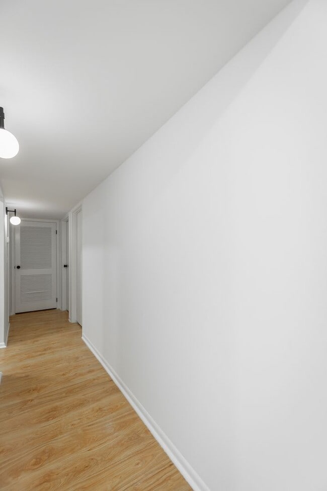 Building Photo - 2 Bedroom 2 Bath in Northshore