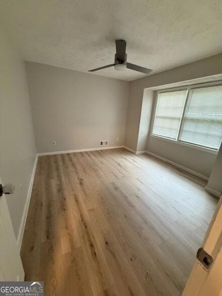 Building Photo - 977 Bramwell Ln