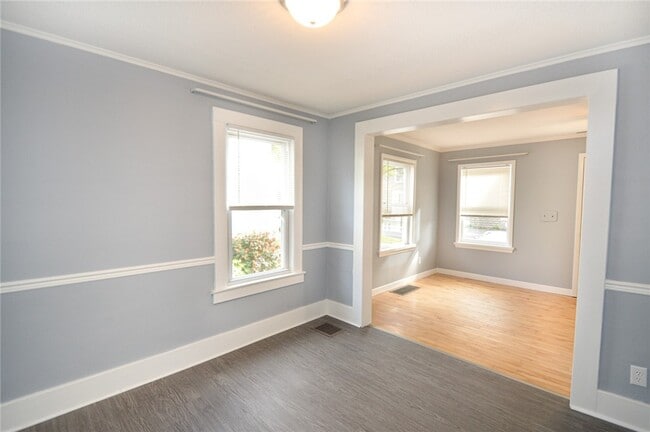 Building Photo - 144 Parce Ave