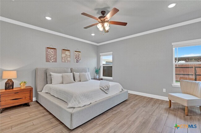 Building Photo - 8508 Glade Dr