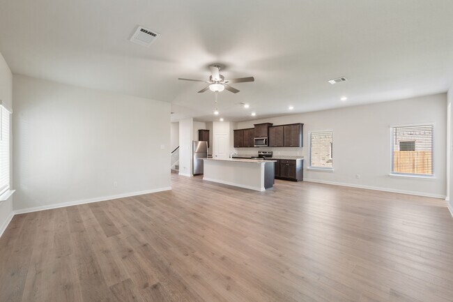 Building Photo - 1000 Camelia Grv Ct