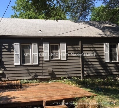 Building Photo - 619 NE 42nd-