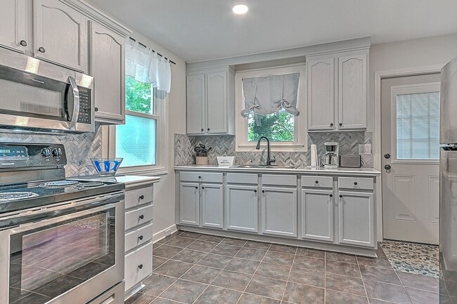 Building Photo - 1220 Morningside Cir