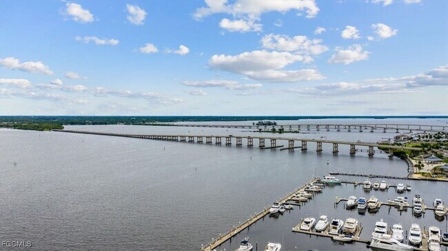 Building Photo - 2104 W First St