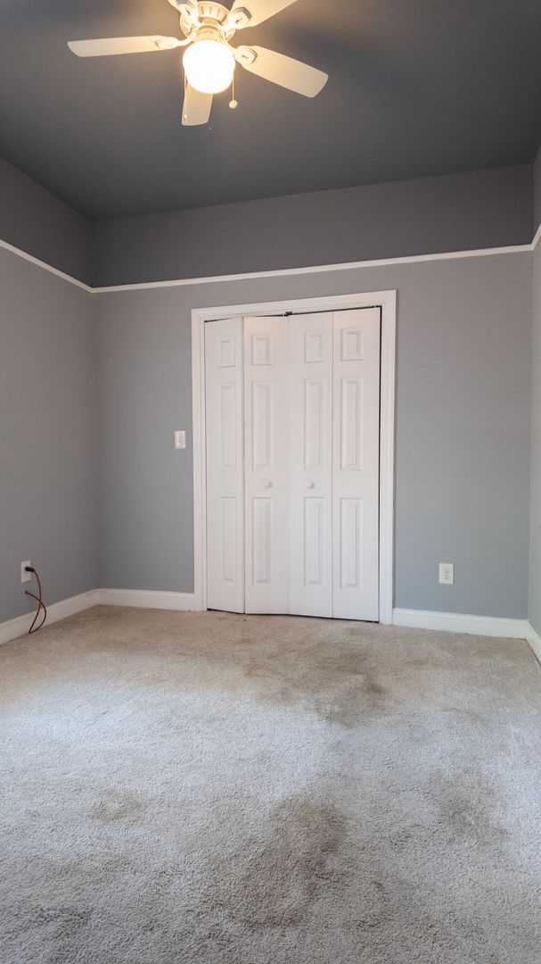 Building Photo - Spacious 4/3.5 w/ Master on Main and Fully...
