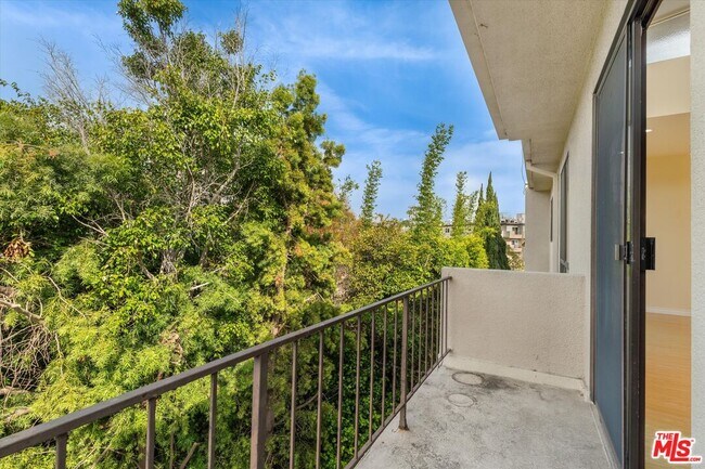 Building Photo - 2175 S Beverly Glen Blvd