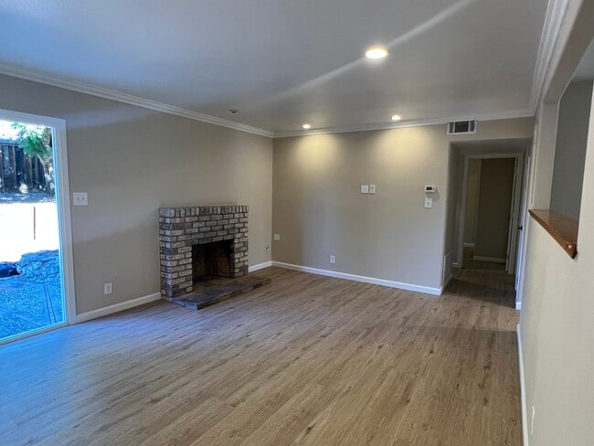 Building Photo - 2082 Treewood Ln