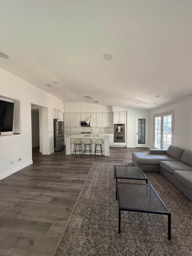 Building Photo - Beautiful Home for Rent – Mather, CA