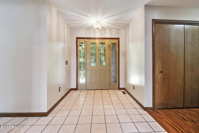 Building Photo - 101 Walden Ridge Dr