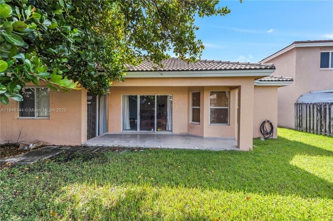 Building Photo - 13949 SW 155th Ct