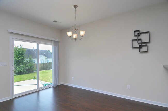 Building Photo - 429 Eastfair Dr