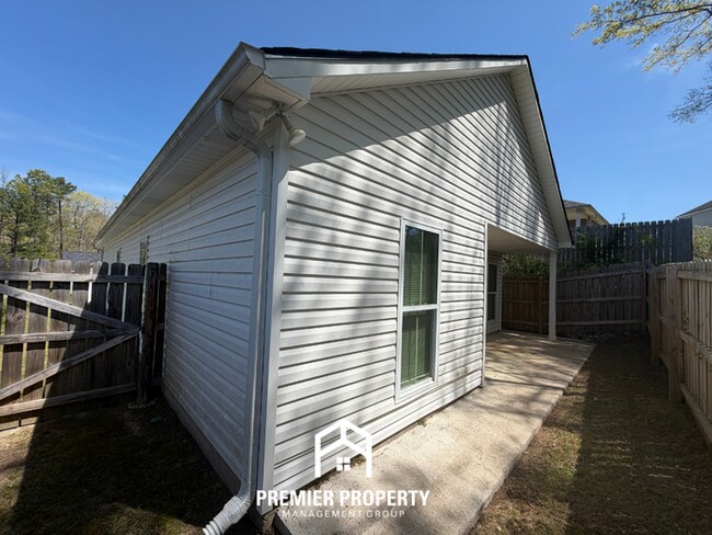 Building Photo - Charming 3BR Home with Vaulted Ceilings, Stainless Steel Kitchen & Fenced Yard in Odenville
