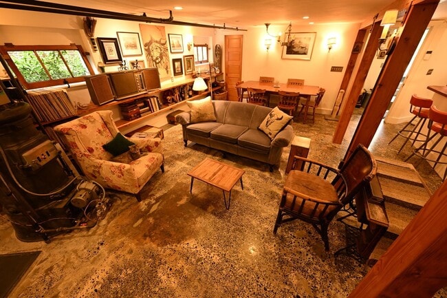 Building Photo - 3bd/2ba Seattle Home