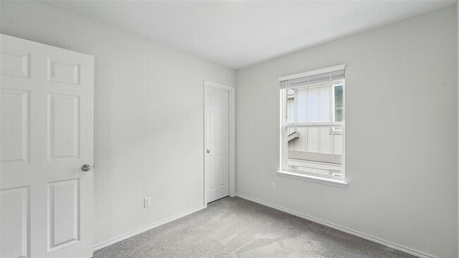 Building Photo - 139 Madrono Dr