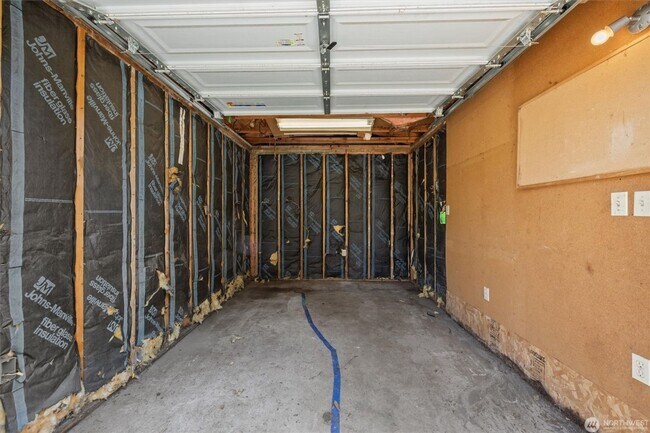 Building Photo - 4Bd/1.75Ba Seattle House