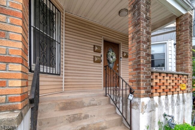 Building Photo - 155 Fairmount Ave