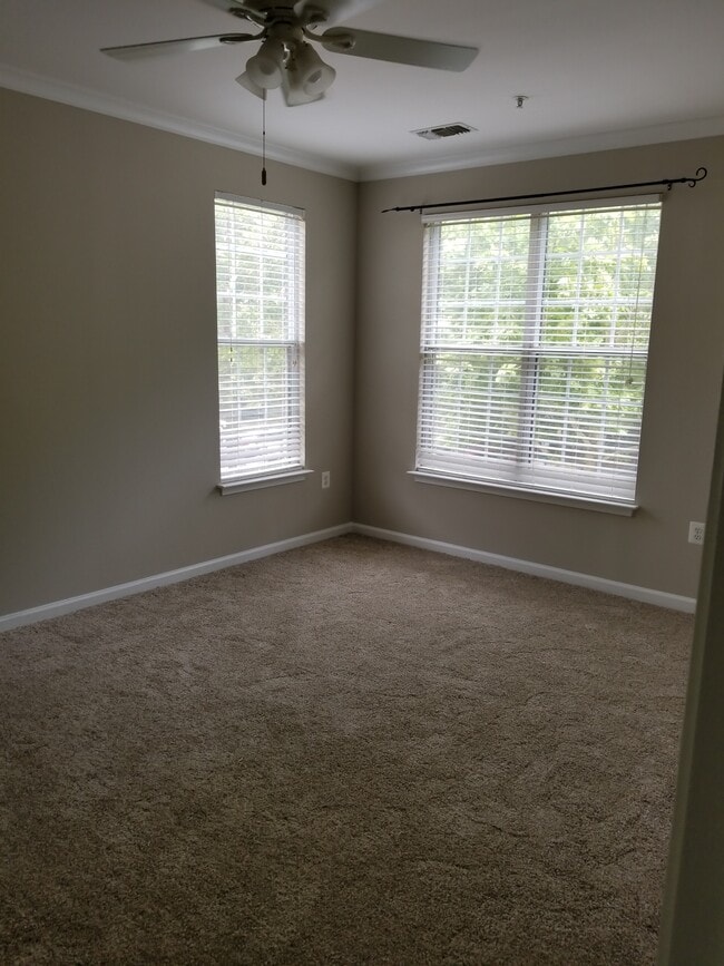 Building Photo - 12905 Alton Square