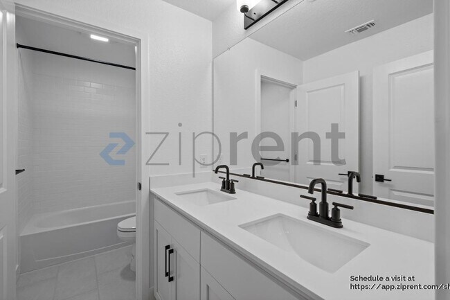 Building Photo - 365 Gold Coast Rd