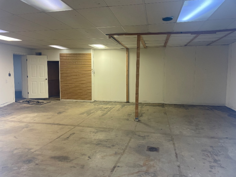 Building Photo - 227 E Pomfret St