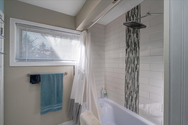 Building Photo - 5601 Russett Rd