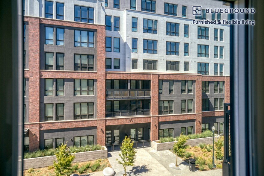 Building Photo - 4310 Hubbard St