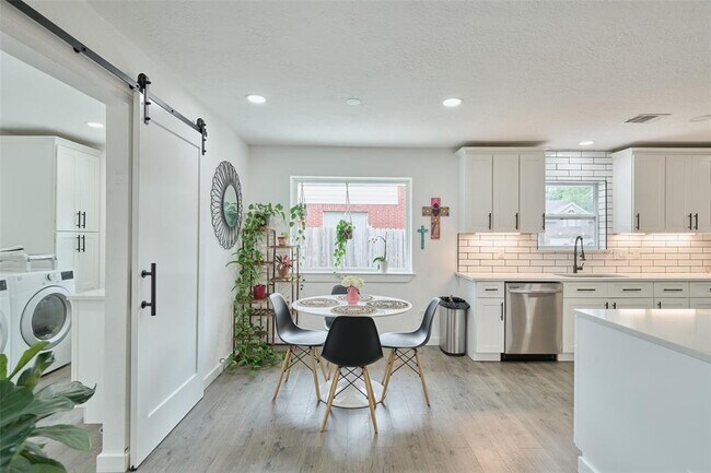 Building Photo - 3607 Hickory Hill Ln