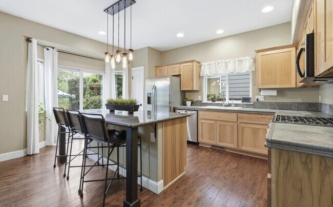Building Photo - 17318 SW Galewood Dr